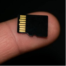 Карта пам'яті microSD на 64GB
