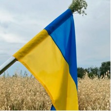 Прапор України 140х90см у дерев'яній коробці з гравіюванням