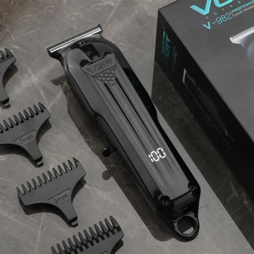 Машинка для стрижки волосся VGR V-982, з 4 насадками Машинка для стрижки волосся VGR V-982, з 4 насадками