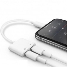 Адаптер Lightning M на Lightning 2F J-008 — слухай музику й заряджай iPhone одночасно