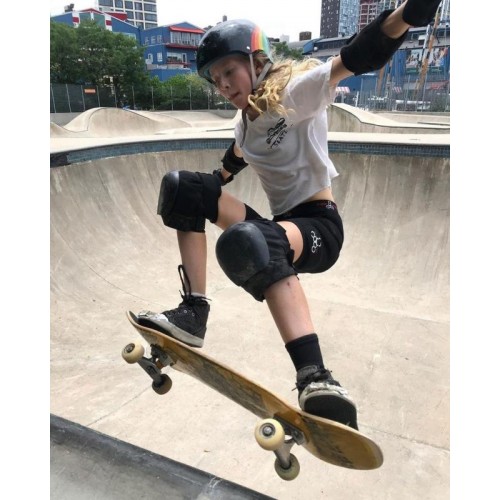 Шлем Triple8 Black Rainbow Sparkle размер S/M Шлем Triple8 Black Rainbow Sparkle размер S/M